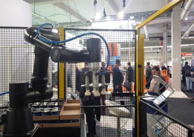 polski robot przemysłowy automatyzacja linii produkcyjnych easy robots